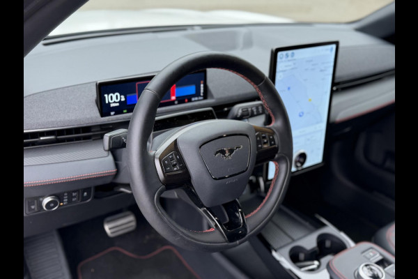 Ford Mustang Mach-E AWD 75 kWh SOH 93% ORIGINEEL NL AUTO MET NAP | B&O PREMIUM AUDIO | LEREN BEKLEDING | 360° CAMERA | ELEKTRISCHE STOELEN MET GEHEUGEN | TECHNOLOGY PACK | WINTERPAKKET | ADAPTIVE CRUISE CONTROL | DODEHOEKDETECTIE | FORD DEALER ONDERHOUDEN | ALL-IN PRIJS INCL. 12 MND BOVAG GARANTIE |