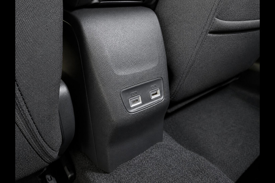 Peugeot e-2008 EV Allure Pack 54 kWh Navigatie by Apple Carplay Android Auto Climate Control Parkeer sensoren Cruise Control LED Koplampen