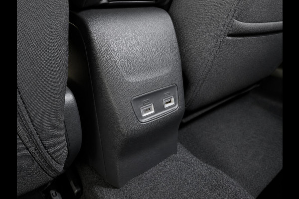 Peugeot e-2008 EV Allure Pack 54 kWh Navigatie by Apple Carplay Android Auto Climate Control Parkeer sensoren Cruise Control LED Koplampen