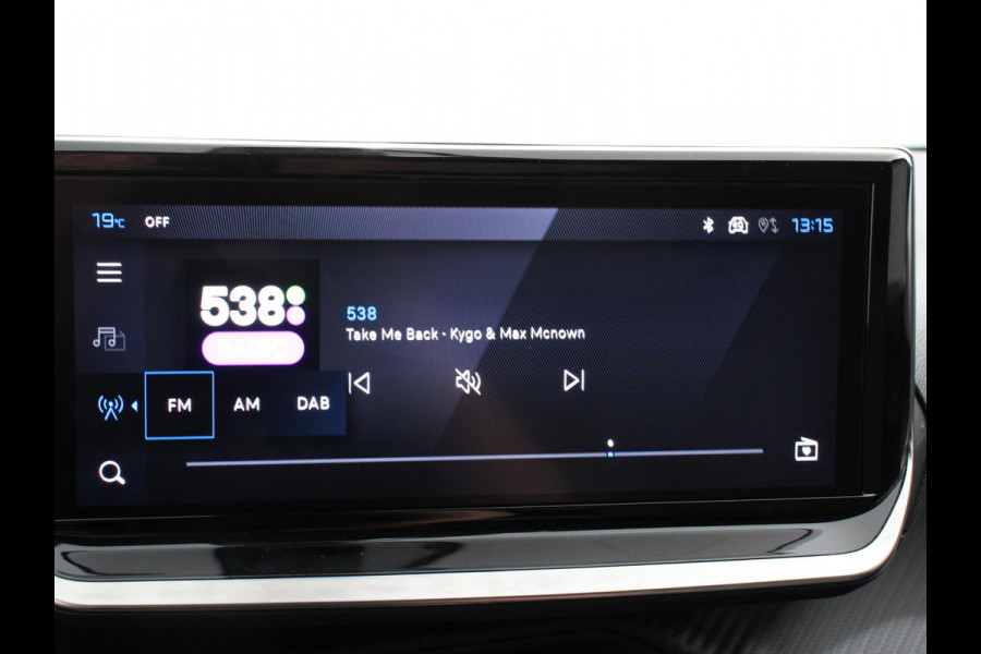 Peugeot e-2008 EV Allure Pack 54 kWh Navigatie by Apple Carplay Android Auto Climate Control Parkeer sensoren Cruise Control LED Koplampen