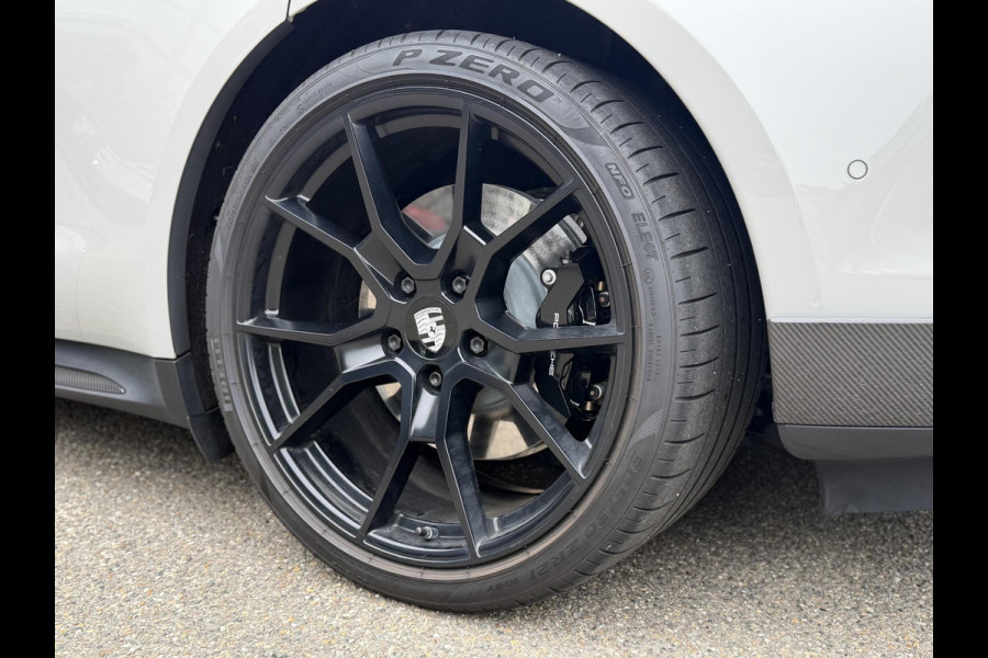Porsche Taycan Turbo 93 kWh SOH 91% | SPORT CHRONO | HEAD-UP | CARBON PAKKET | ALCANTARA STOELEN + HEMEL | DUAL SCHERM | PSCB KERAMISCH GECOATE REMMEN | BURMESTER PREMIUM AUDIO | STOELVERWARMING + STUURWIELVERWARMING | STOELVENTILATIE | MEMORY SEATS | PORSCHE DEALER ONDERHOUDEN | 360° CAMERA | VERKEERT IN NIEUWSTAAT | ALL-IN PRIJS | 12 MAANDEN BOVAG GARANTIE