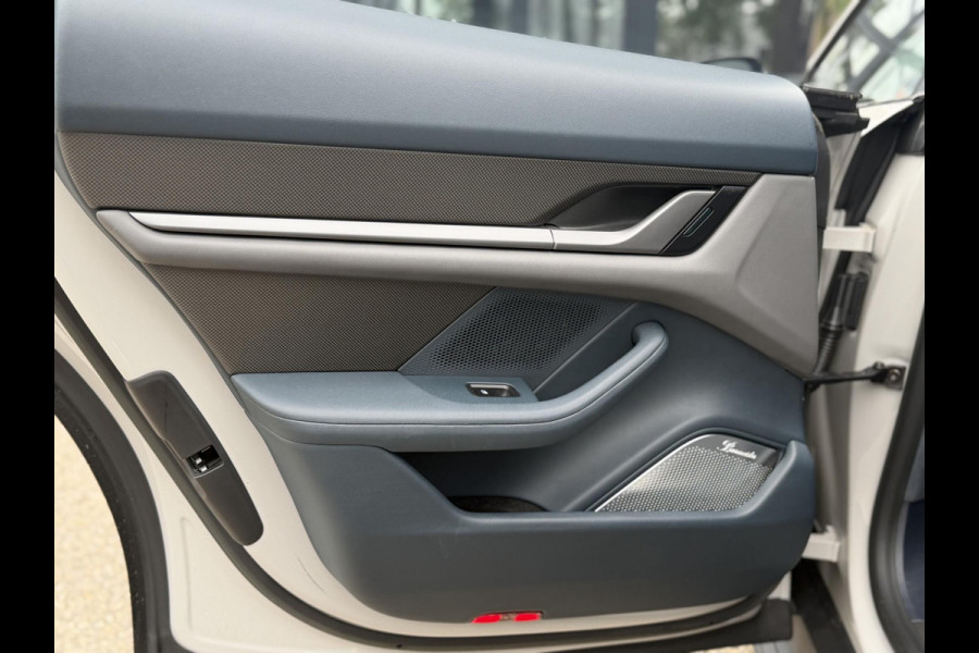 Porsche Taycan Turbo 93 kWh SOH 91% | SPORT CHRONO | HEAD-UP | CARBON PAKKET | ALCANTARA STOELEN + HEMEL | DUAL SCHERM | PSCB KERAMISCH GECOATE REMMEN | BURMESTER PREMIUM AUDIO | STOELVERWARMING + STUURWIELVERWARMING | STOELVENTILATIE | MEMORY SEATS | PORSCHE DEALER ONDERHOUDEN | 360° CAMERA | VERKEERT IN NIEUWSTAAT | ALL-IN PRIJS | 12 MAANDEN BOVAG GARANTIE