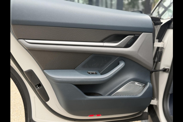 Porsche Taycan Turbo 93 kWh SOH 91% | SPORT CHRONO | HEAD-UP | CARBON PAKKET | ALCANTARA STOELEN + HEMEL | DUAL SCHERM | PSCB KERAMISCH GECOATE REMMEN | BURMESTER PREMIUM AUDIO | STOELVERWARMING + STUURWIELVERWARMING | STOELVENTILATIE | MEMORY SEATS | PORSCHE DEALER ONDERHOUDEN | 360° CAMERA | VERKEERT IN NIEUWSTAAT | ALL-IN PRIJS | 12 MAANDEN BOVAG GARANTIE