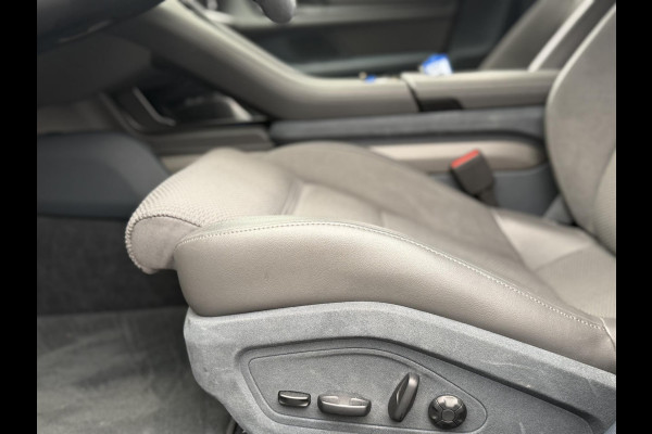 Porsche Taycan Turbo 93 kWh SOH 91% | SPORT CHRONO | HEAD-UP | CARBON PAKKET | ALCANTARA STOELEN + HEMEL | DUAL SCHERM | PSCB KERAMISCH GECOATE REMMEN | BURMESTER PREMIUM AUDIO | STOELVERWARMING + STUURWIELVERWARMING | STOELVENTILATIE | MEMORY SEATS | PORSCHE DEALER ONDERHOUDEN | 360° CAMERA | VERKEERT IN NIEUWSTAAT | ALL-IN PRIJS | 12 MAANDEN BOVAG GARANTIE