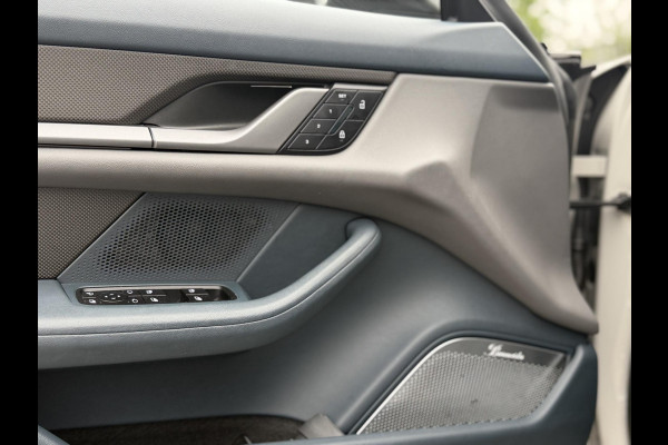 Porsche Taycan Turbo 93 kWh SOH 91% | SPORT CHRONO | HEAD-UP | CARBON PAKKET | ALCANTARA STOELEN + HEMEL | DUAL SCHERM | PSCB KERAMISCH GECOATE REMMEN | BURMESTER PREMIUM AUDIO | STOELVERWARMING + STUURWIELVERWARMING | STOELVENTILATIE | MEMORY SEATS | PORSCHE DEALER ONDERHOUDEN | 360° CAMERA | VERKEERT IN NIEUWSTAAT | ALL-IN PRIJS | 12 MAANDEN BOVAG GARANTIE