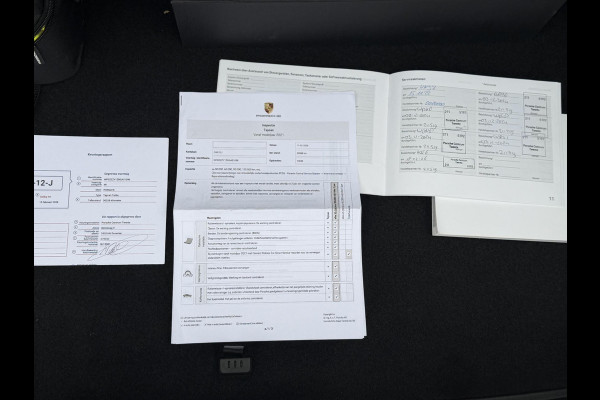 Porsche Taycan Turbo 93 kWh SOH 91% | SPORT CHRONO | HEAD-UP | CARBON PAKKET | ALCANTARA STOELEN + HEMEL | DUAL SCHERM | PSCB KERAMISCH GECOATE REMMEN | BURMESTER PREMIUM AUDIO | STOELVERWARMING + STUURWIELVERWARMING | STOELVENTILATIE | MEMORY SEATS | PORSCHE DEALER ONDERHOUDEN | 360° CAMERA | VERKEERT IN NIEUWSTAAT | ALL-IN PRIJS | 12 MAANDEN BOVAG GARANTIE