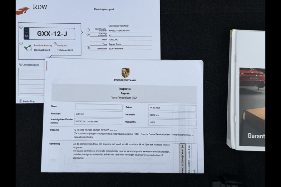 Porsche Taycan Turbo 93 kWh SOH 91% | SPORT CHRONO | HEAD-UP | CARBON PAKKET | ALCANTARA STOELEN + HEMEL | DUAL SCHERM | PSCB KERAMISCH GECOATE REMMEN | BURMESTER PREMIUM AUDIO | STOELVERWARMING + STUURWIELVERWARMING | STOELVENTILATIE | MEMORY SEATS | PORSCHE DEALER ONDERHOUDEN | 360° CAMERA | VERKEERT IN NIEUWSTAAT | ALL-IN PRIJS | 12 MAANDEN BOVAG GARANTIE