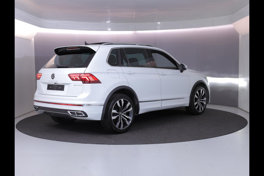 Volkswagen Tiguan 1.4 TSI eHybrid R-Line Business 245 pk Automaat (DSG) | Private lease vanaf €766 | Navigatie | Panoramadak | Park assist | Rondomzicht camera | Head-up display | Lederen bekleding | Elektr. voorstoelen met geheugen | R-Line |