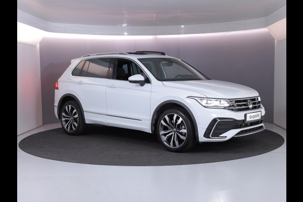Volkswagen Tiguan 1.4 TSI eHybrid R-Line Business 245 pk Automaat (DSG) | Private lease vanaf €766 | Navigatie | Panoramadak | Park assist | Rondomzicht camera | Head-up display | Lederen bekleding | Elektr. voorstoelen met geheugen | R-Line |