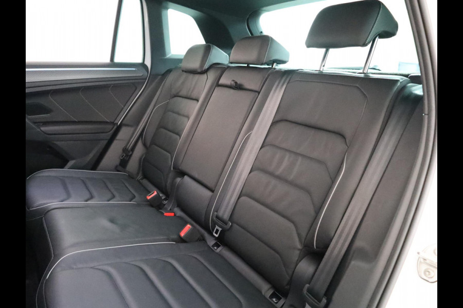 Volkswagen Tiguan 1.4 TSI eHybrid R-Line Business 245 pk Automaat (DSG) | Private lease vanaf €766 | Navigatie | Panoramadak | Park assist | Rondomzicht camera | Head-up display | Lederen bekleding | Elektr. voorstoelen met geheugen | R-Line |