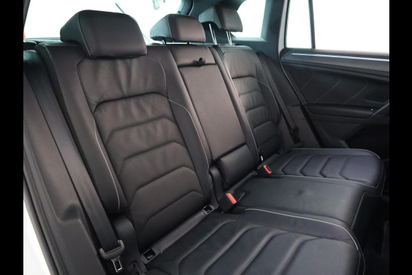 Volkswagen Tiguan 1.4 TSI eHybrid R-Line Business 245 pk Automaat (DSG) | Private lease vanaf €766 | Navigatie | Panoramadak | Park assist | Rondomzicht camera | Head-up display | Lederen bekleding | Elektr. voorstoelen met geheugen | R-Line |