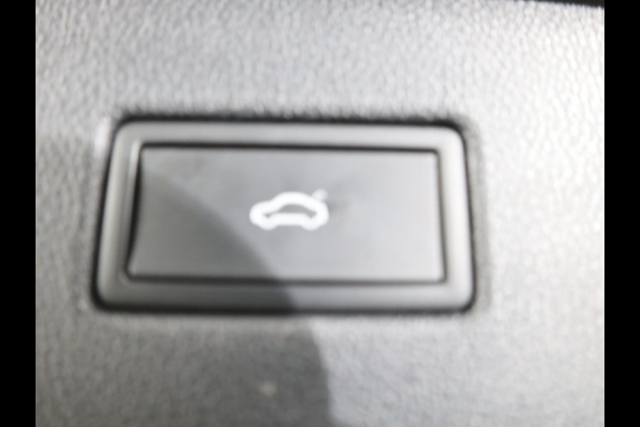 Volkswagen Tiguan 1.4 TSI eHybrid R-Line Business 245 pk Automaat (DSG) | Private lease vanaf €766 | Navigatie | Panoramadak | Park assist | Rondomzicht camera | Head-up display | Lederen bekleding | Elektr. voorstoelen met geheugen | R-Line |