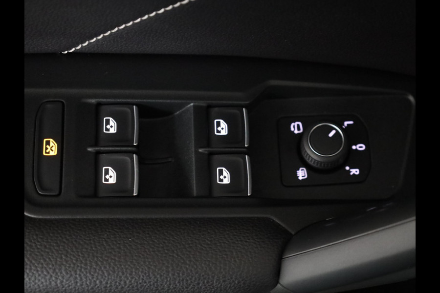 Volkswagen Tiguan 1.4 TSI eHybrid R-Line Business 245 pk Automaat (DSG) | Private lease vanaf €766 | Navigatie | Panoramadak | Park assist | Rondomzicht camera | Head-up display | Lederen bekleding | Elektr. voorstoelen met geheugen | R-Line |