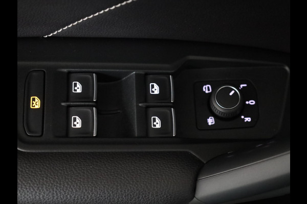 Volkswagen Tiguan 1.4 TSI eHybrid R-Line Business 245 pk Automaat (DSG) | Private lease vanaf €766 | Navigatie | Panoramadak | Park assist | Rondomzicht camera | Head-up display | Lederen bekleding | Elektr. voorstoelen met geheugen | R-Line |