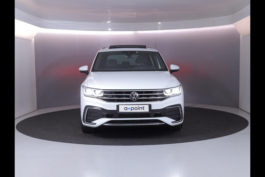 Volkswagen Tiguan 1.4 TSI eHybrid R-Line Business 245 pk Automaat (DSG) | Private lease vanaf €766 | Navigatie | Panoramadak | Park assist | Rondomzicht camera | Head-up display | Lederen bekleding | Elektr. voorstoelen met geheugen | R-Line |