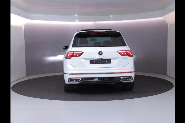 Volkswagen Tiguan 1.4 TSI eHybrid R-Line Business 245 pk Automaat (DSG) | Private lease vanaf €766 | Navigatie | Panoramadak | Park assist | Rondomzicht camera | Head-up display | Lederen bekleding | Elektr. voorstoelen met geheugen | R-Line |