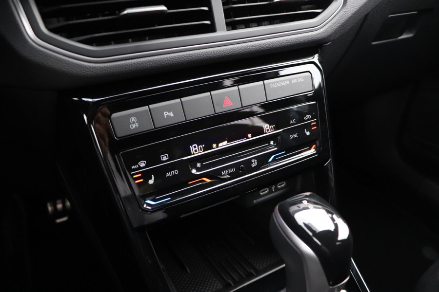 Volkswagen T-Cross 1.0 TSI R-Line DSG IQ Matrix ACC PDC