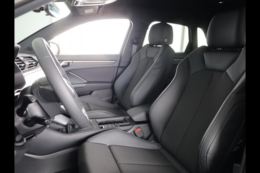 Audi Q3 35 TFSI S edition Competition 150pk | Stoelverwarming | Keyless | 360 camera | inklapbare spiegels