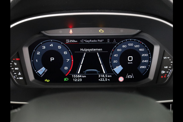 Audi Q3 35 TFSI S edition Competition 150pk | Stoelverwarming | Keyless | 360 camera | inklapbare spiegels
