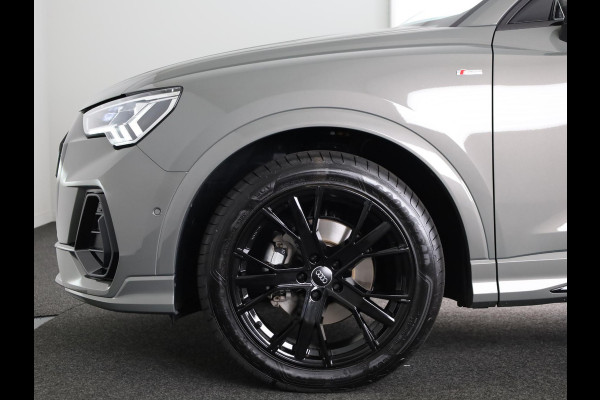 Audi Q3 35 TFSI S edition Competition 150pk | Stoelverwarming | Keyless | 360 camera | inklapbare spiegels