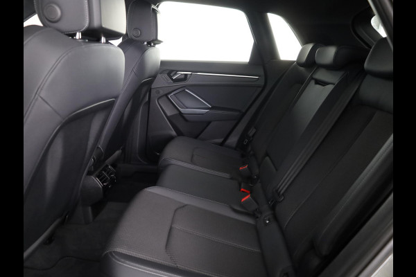 Audi Q3 35 TFSI S edition Competition 150pk | Stoelverwarming | Keyless | 360 camera | inklapbare spiegels