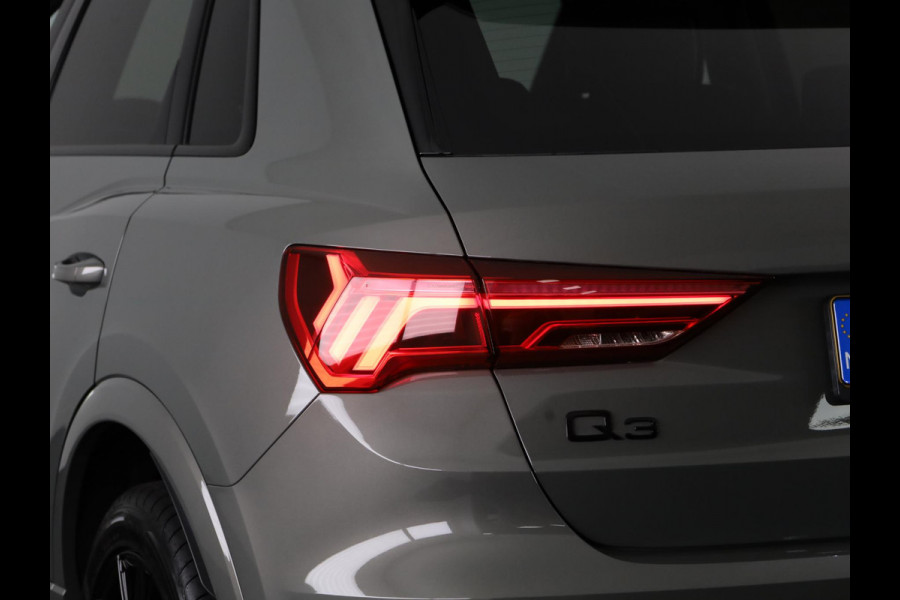 Audi Q3 35 TFSI S edition Competition 150pk | Stoelverwarming | Keyless | 360 camera | inklapbare spiegels