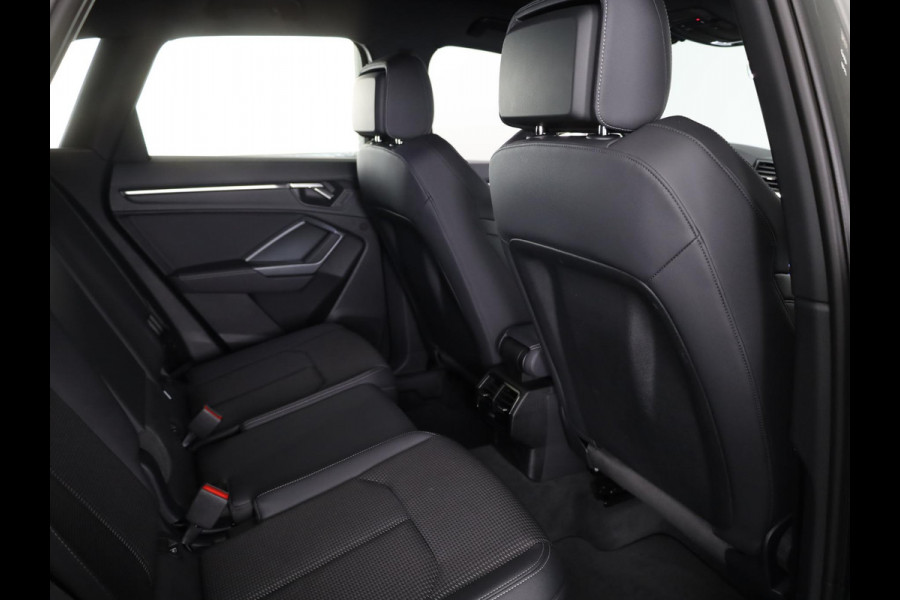 Audi Q3 35 TFSI S edition Competition 150pk | Stoelverwarming | Keyless | 360 camera | inklapbare spiegels