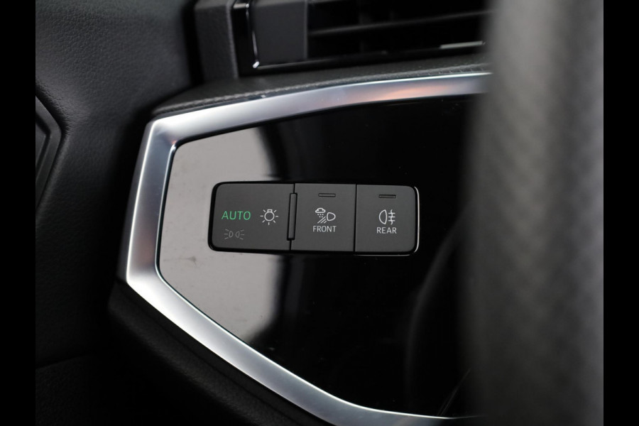Audi Q3 35 TFSI S edition Competition 150pk | Stoelverwarming | Keyless | 360 camera | inklapbare spiegels