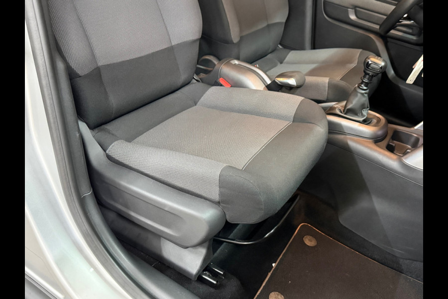 Citroën C3 Aircross 1.2 PureTech S&S Shine | 110 pk | Navi | Trekhaak | Camera | Cruise | DAB | Airco |