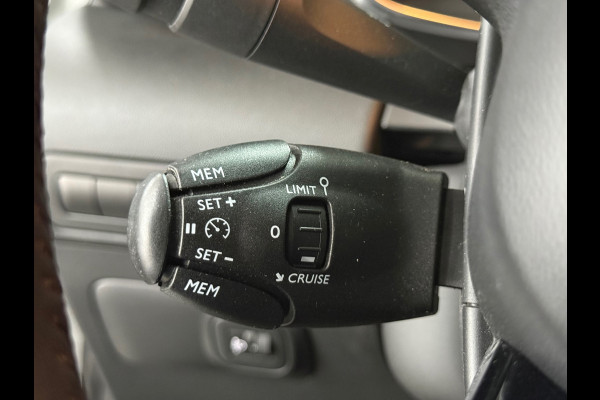 Citroën C3 Aircross 1.2 PureTech S&S Shine | 110 pk | Navi | Trekhaak | Camera | Cruise | DAB | Airco |