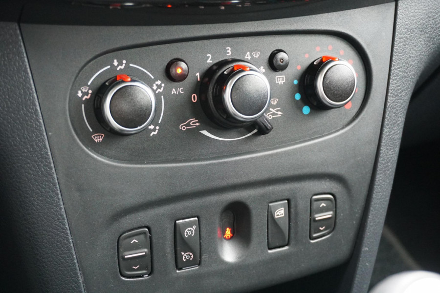 Dacia Sandero 0.9 TCe SL Stepway + CAMERA / NAVI / DAB / SENSOREN / CRUISE CONTROL