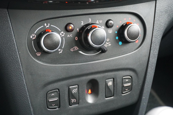 Dacia Sandero 0.9 TCe SL Stepway + CAMERA / NAVI / DAB / SENSOREN / CRUISE CONTROL