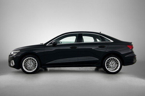 Audi A3 Limousine 30 TFSI Business edition (NAVIGATIE, CAMERA, TRAKHAAK AFNEEMBAAR, 1e EIGENAAR, GOED ONDERHOUDEN)
