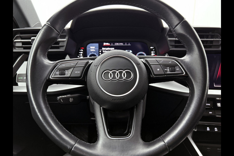 Audi A3 Limousine 30 TFSI Business edition (NAVIGATIE, CAMERA, TRAKHAAK AFNEEMBAAR, 1e EIGENAAR, GOED ONDERHOUDEN)