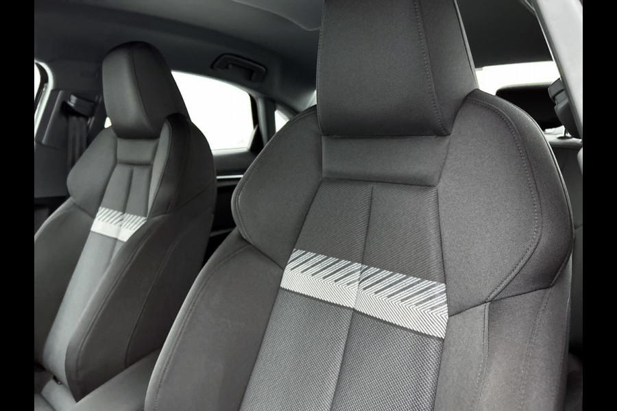 Audi A3 Limousine 30 TFSI Business edition (NAVIGATIE, CAMERA, TRAKHAAK AFNEEMBAAR, 1e EIGENAAR, GOED ONDERHOUDEN)