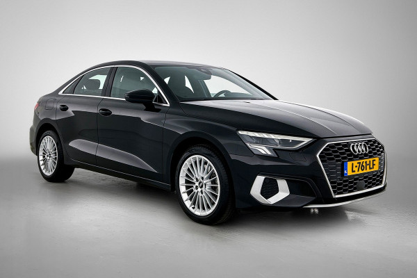 Audi A3 Limousine 30 TFSI Business edition (NAVIGATIE, CAMERA, TRAKHAAK AFNEEMBAAR, 1e EIGENAAR, GOED ONDERHOUDEN)