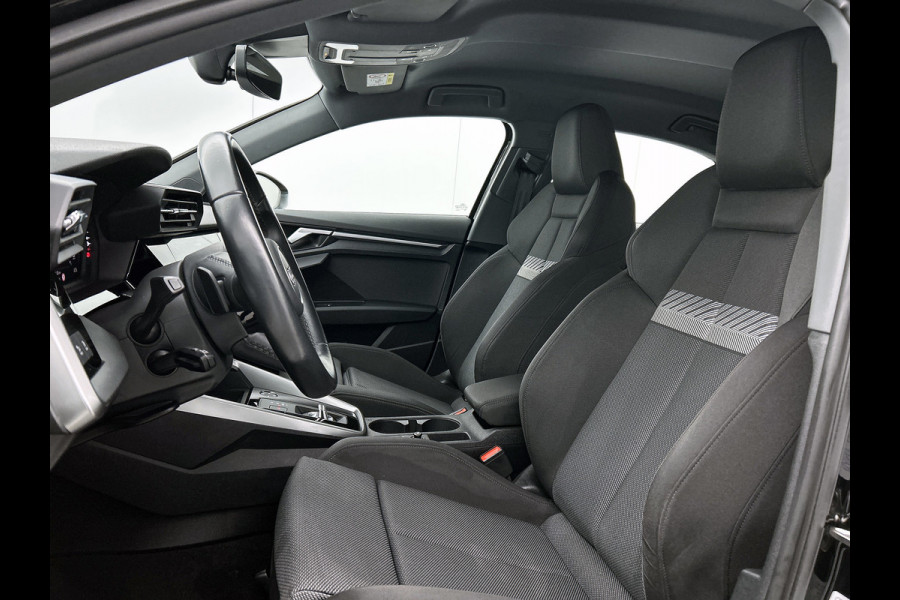 Audi A3 Limousine 30 TFSI Business edition (NAVIGATIE, CAMERA, TRAKHAAK AFNEEMBAAR, 1e EIGENAAR, GOED ONDERHOUDEN)