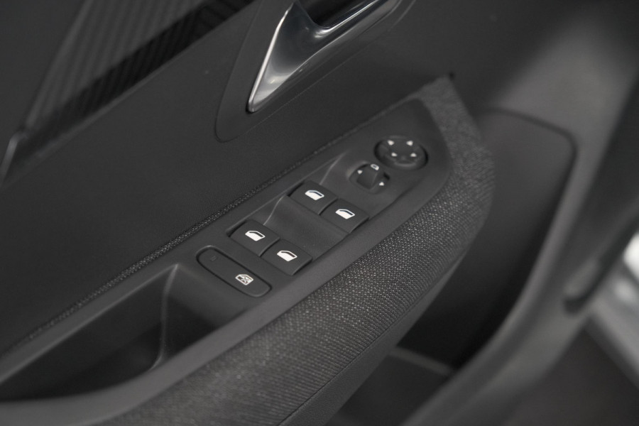 Peugeot 208 1.2 Hybrid 110 e-DCS6 Style | Direct Leverbaar | Apple Carplay | Parkeersensoren