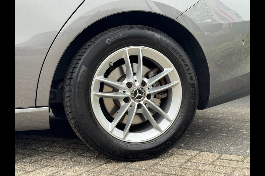 Mercedes-Benz CLA-Klasse 200 Business Solution | Navi, Camera, Stoelverw., Cruise, Climate | Dealeronderhouden | NAP |
