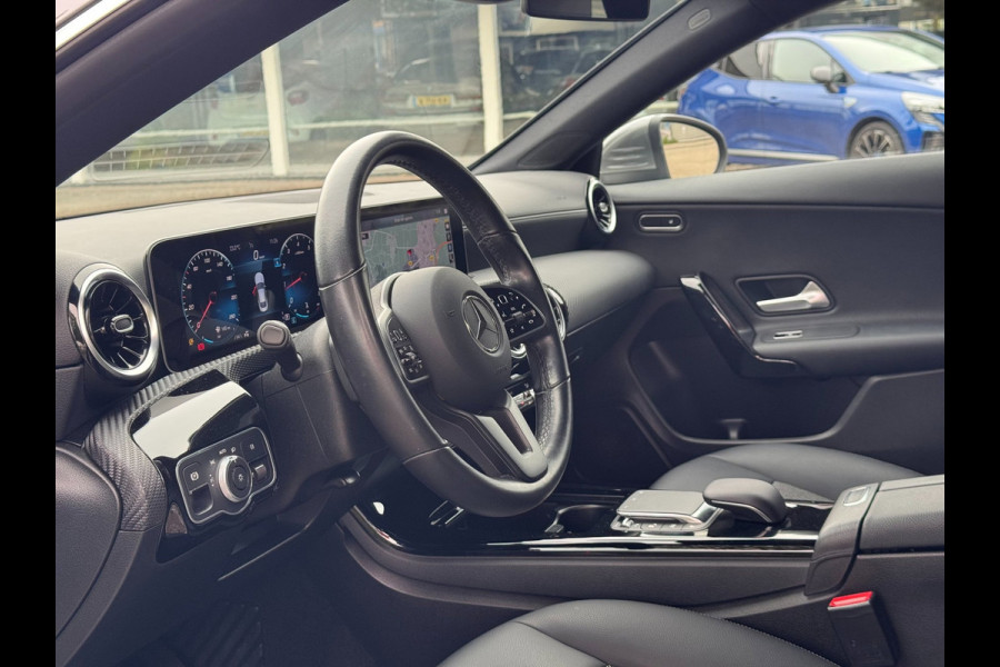 Mercedes-Benz CLA-Klasse 200 Business Solution | Navi, Camera, Stoelverw., Cruise, Climate | Dealeronderhouden | NAP |