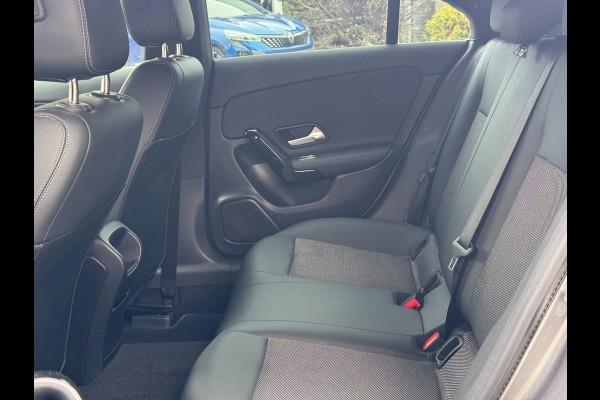 Mercedes-Benz CLA-Klasse 200 Business Solution | Navi, Camera, Stoelverw., Cruise, Climate | Dealeronderhouden | NAP |