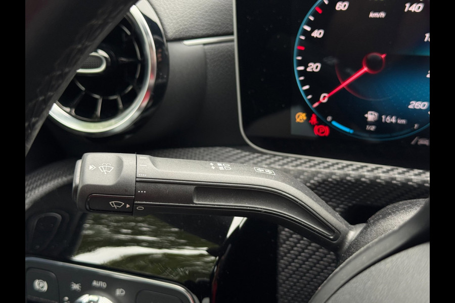 Mercedes-Benz CLA-Klasse 200 Business Solution | Navi, Camera, Stoelverw., Cruise, Climate | Dealeronderhouden | NAP |