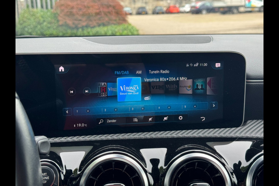 Mercedes-Benz CLA-Klasse 200 Business Solution | Navi, Camera, Stoelverw., Cruise, Climate | Dealeronderhouden | NAP |