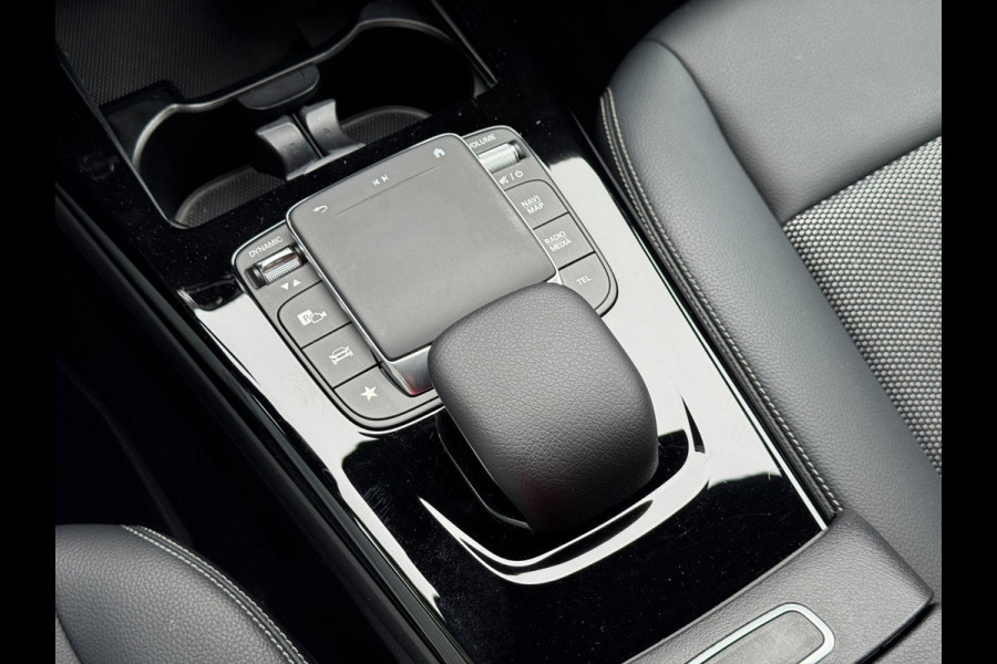 Mercedes-Benz CLA-Klasse 200 Business Solution | Navi, Camera, Stoelverw., Cruise, Climate | Dealeronderhouden | NAP |