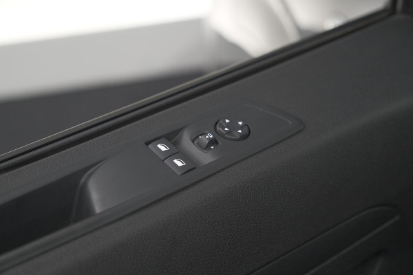 Peugeot e-Expert EV L2 75 kWh | Camera | Betimmering Laadruimte | Dodehoekdetectie | Apple Carplay