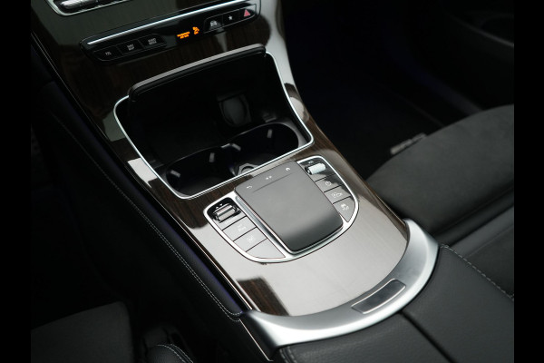 Mercedes-Benz GLC 300e 4MATIC Business Solution AMG PHEV 313pk Dealer O.H. | Trekhaak Af Fabriek | Panodak | Multi Beam LED | Alcantara Sportstoelen Verwarmd | Blis | Camera | Keyless | Sfeerverlichting | Apple Carplay | Navigatie | DAB | Cruise Control | Plug In Hybrid |