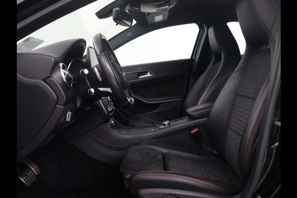 Mercedes-Benz A-Klasse 180 Business Solution AMG | Leder/alcantara | Stoelverwarming | Cruise control | Navigatie | Bluetooth | Camera | Park assist | Trekhaak
