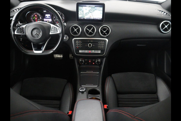 Mercedes-Benz A-Klasse 180 Business Solution AMG | Leder/alcantara | Stoelverwarming | Cruise control | Navigatie | Bluetooth | Camera | Park assist | Trekhaak