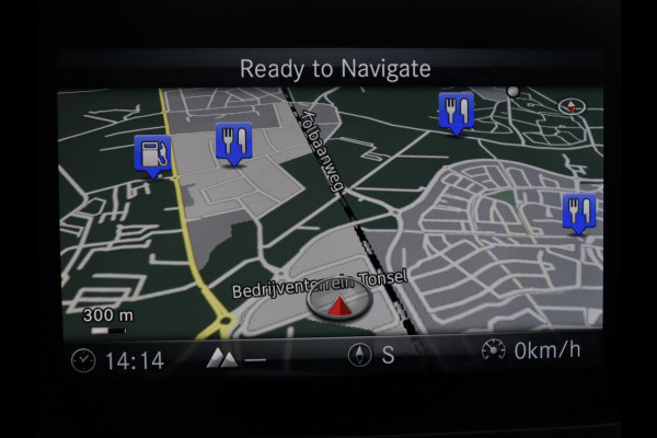Mercedes-Benz A-Klasse 180 Business Solution AMG | Leder/alcantara | Stoelverwarming | Cruise control | Navigatie | Bluetooth | Camera | Park assist | Trekhaak