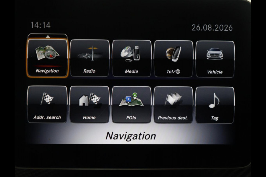 Mercedes-Benz A-Klasse 180 Business Solution AMG | Leder/alcantara | Stoelverwarming | Cruise control | Navigatie | Bluetooth | Camera | Park assist | Trekhaak